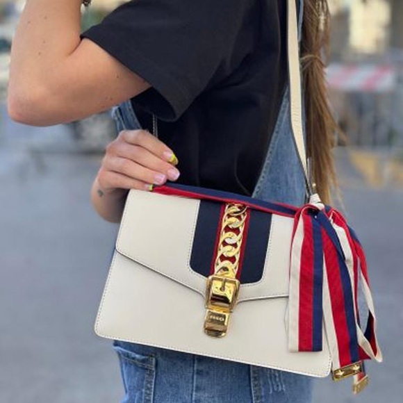 New - Gucci Sylvie Bianca Shoulder Bag in Leather with Golden Hardware - Picture 9 of 9